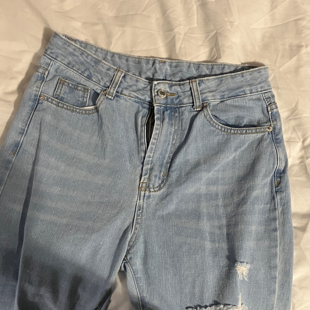 Loose Ripped Jeans - Picture 2 of 4